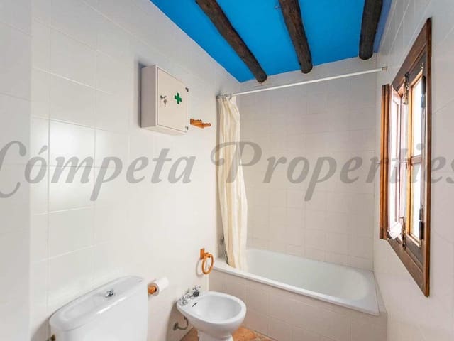 Image No.14-4 Bed Townhouse for sale