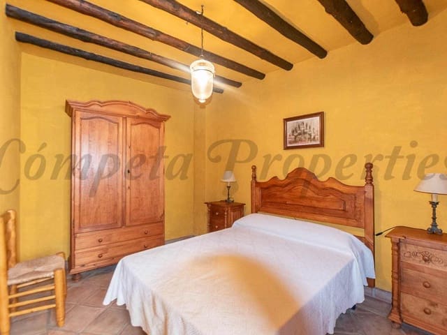 Image No.15-4 Bed Townhouse for sale