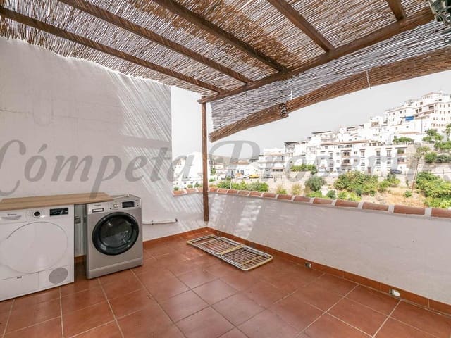 Image No.14-3 Bed Townhouse for sale