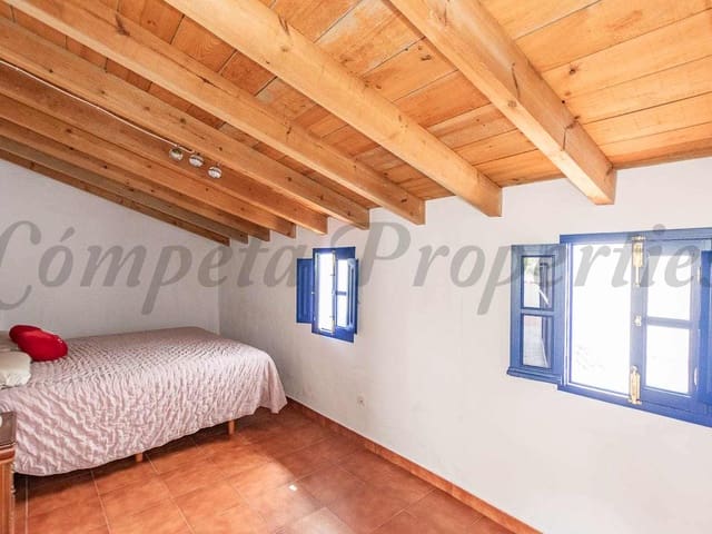 Image No.17-3 Bed Townhouse for sale