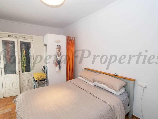 Image No.13-2 Bed Townhouse for sale