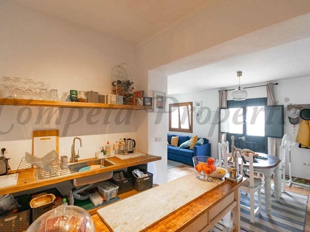 Image No.7-2 Bed Townhouse for sale