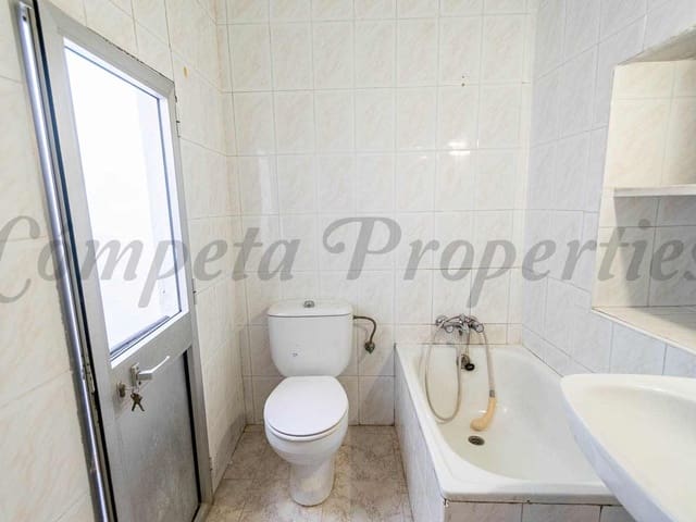 Image No.15-3 Bed Townhouse for sale