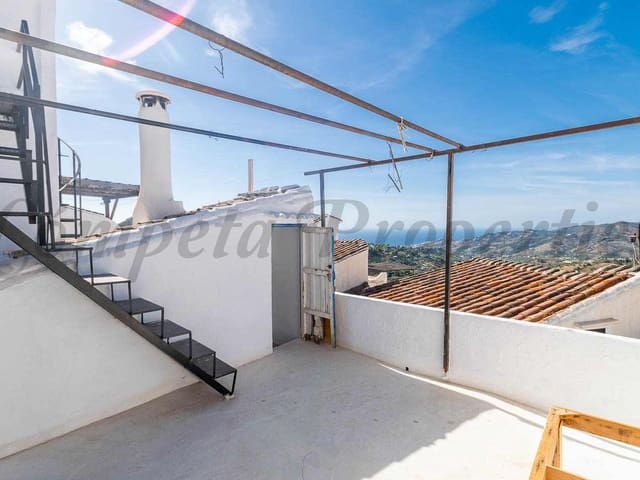 Image No.17-3 Bed Townhouse for sale