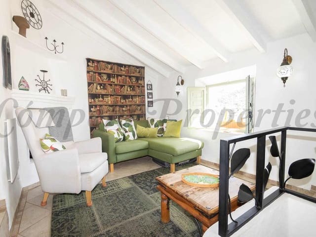 Image No.11-2 Bed Townhouse for sale