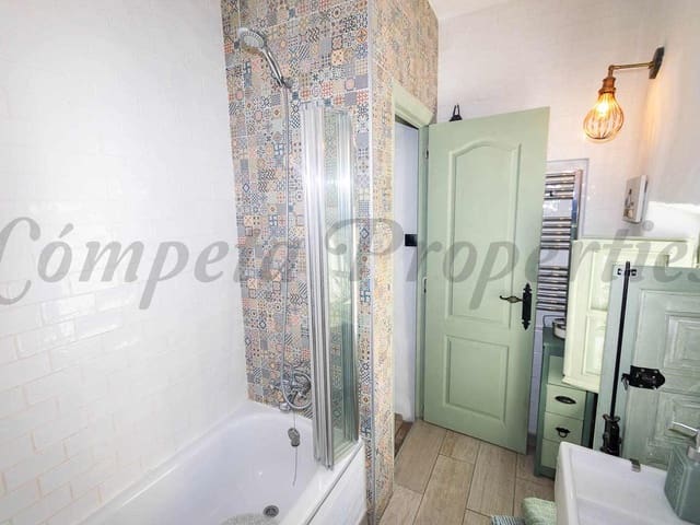 Image No.14-2 Bed Townhouse for sale