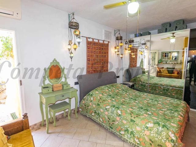 Image No.15-2 Bed Townhouse for sale