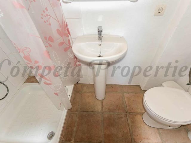 Image No.10-4 Bed Townhouse for sale