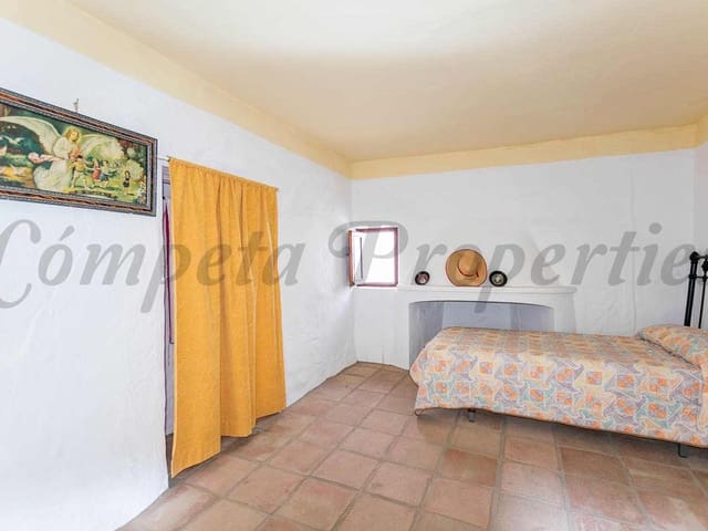 Image No.11-4 Bed Townhouse for sale