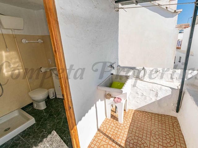 Image No.14-3 Bed Townhouse for sale