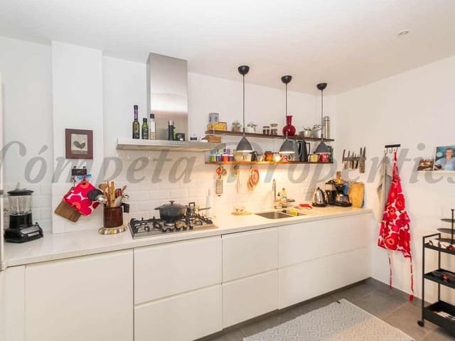 Image No.10-2 Bed Townhouse for sale