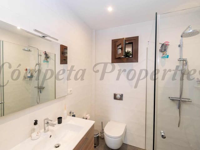 Image No.12-2 Bed Townhouse for sale