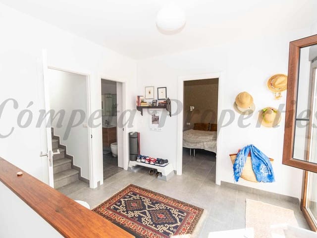 Image No.15-2 Bed Townhouse for sale