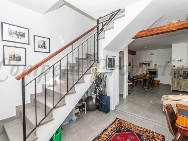 Image No.6-2 Bed Townhouse for sale