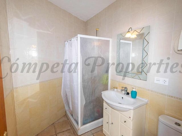 Image No.13-2 Bed Townhouse for sale