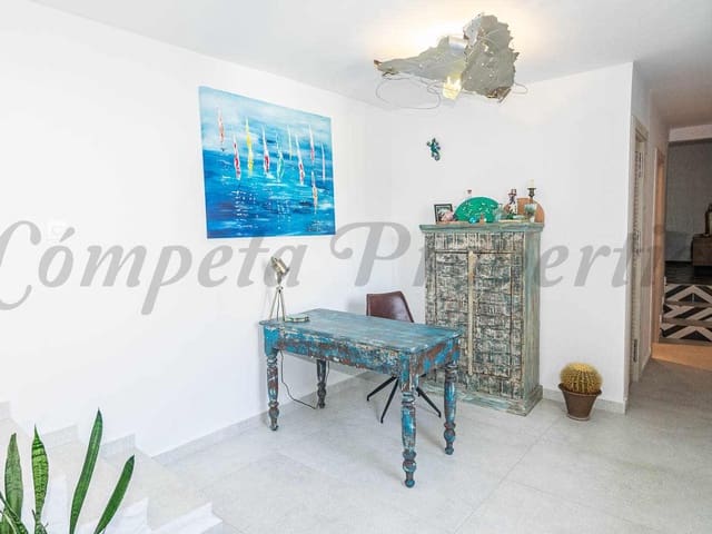 Image No.15-2 Bed Townhouse for sale