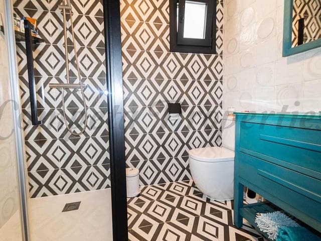 Image No.17-2 Bed Townhouse for sale