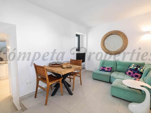 Image No.8-2 Bed Townhouse for sale