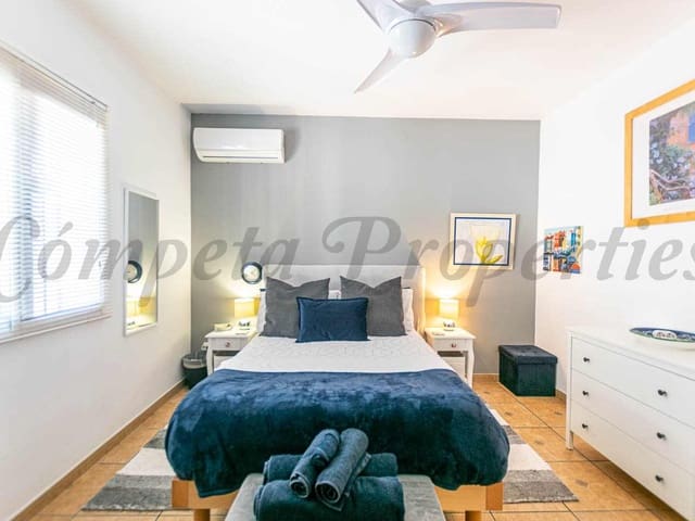 Image No.17-3 Bed Villa for sale