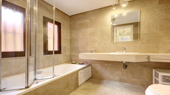 Image No.11-3 Bed Property for sale