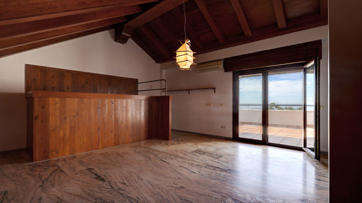 Image No.10-4 Bed Townhouse for sale