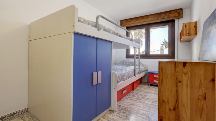 Image No.14-4 Bed Townhouse for sale