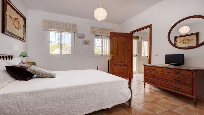 Image No.25-5 Bed Villa for sale