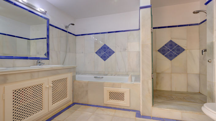 Image No.9-3 Bed Property for sale