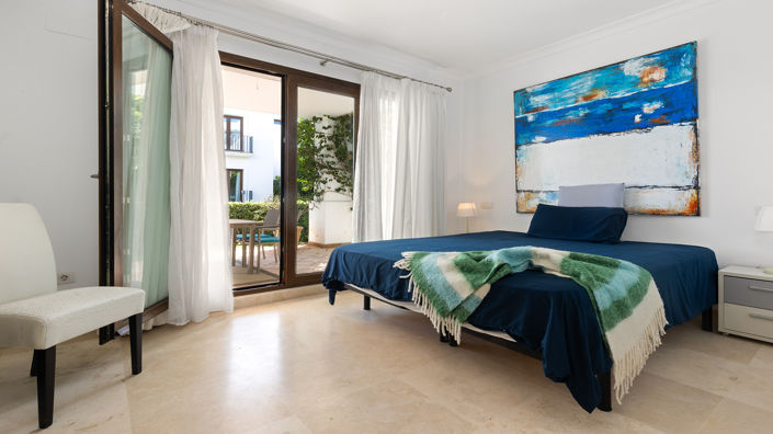 Image No.11-3 Bed Property for sale