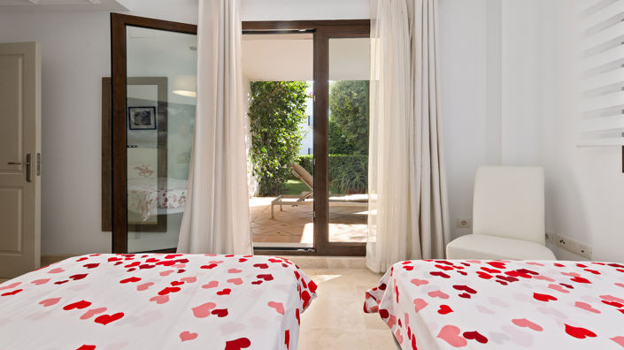 Image No.17-3 Bed Property for sale