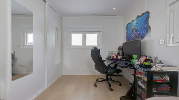 Image No.26-4 Bed Bungalow for sale