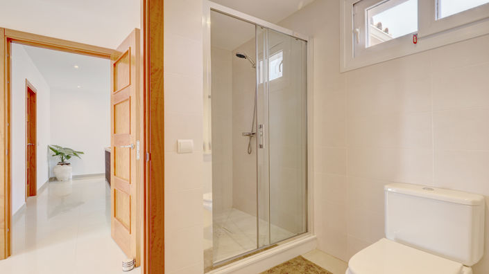 Image No.15-4 Bed Villa for sale