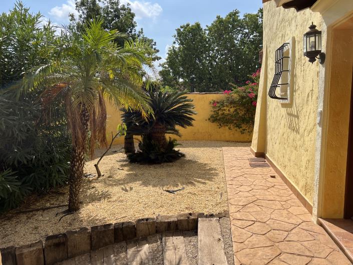 Image No.10-3 Bed Villa / Detached for sale