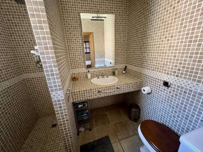 Image No.15-6 Bed Villa for sale