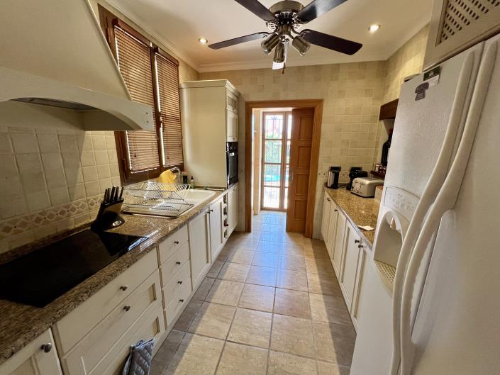 Image No.5-6 Bed Villa for sale