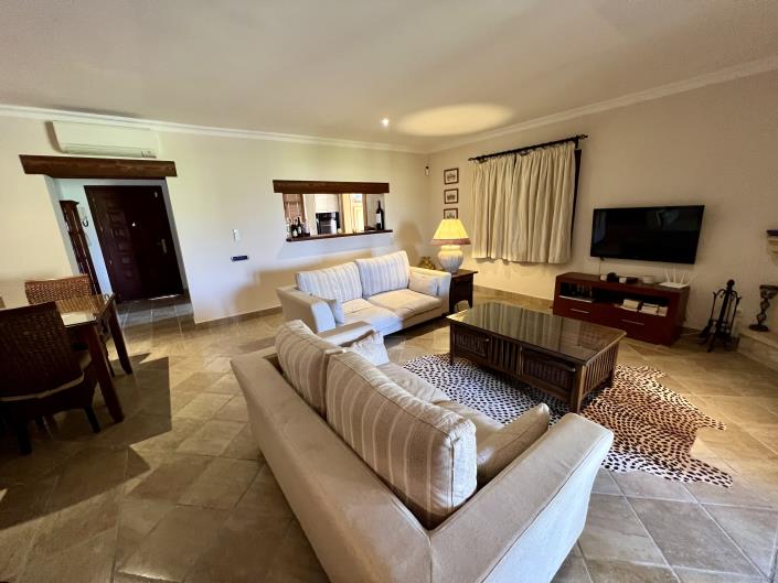 Image No.2-6 Bed Villa for sale