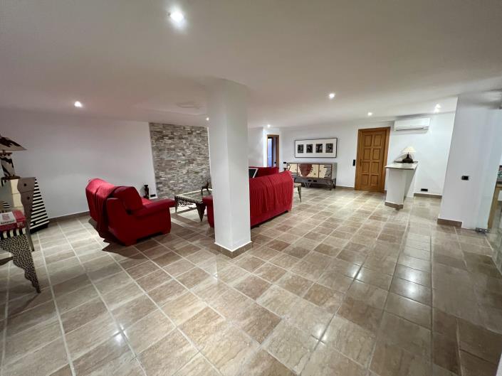 Image No.29-6 Bed Villa for sale