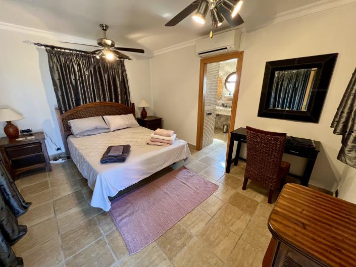 Image No.9-6 Bed Villa for sale