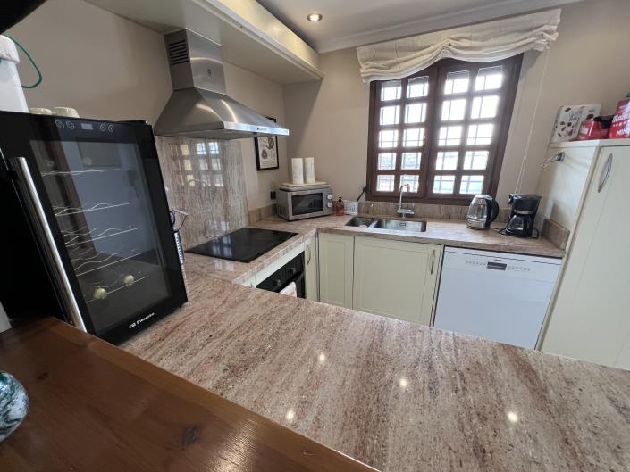 Image No.7-3 Bed Townhouse for sale