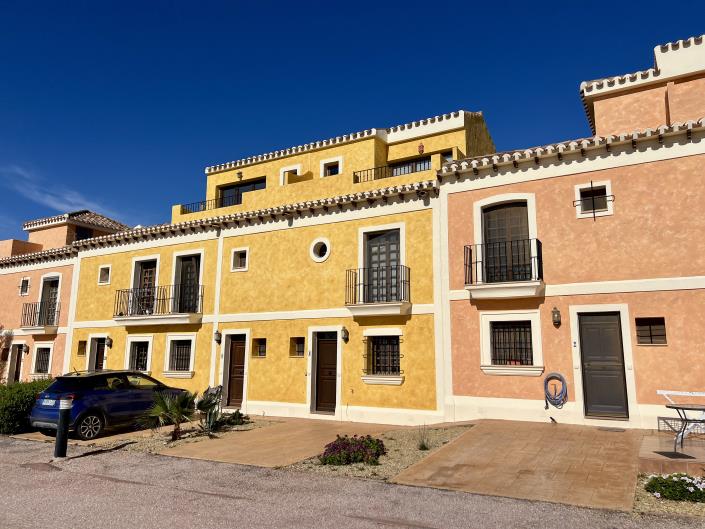 Image No.1-3 Bed Townhouse for sale
