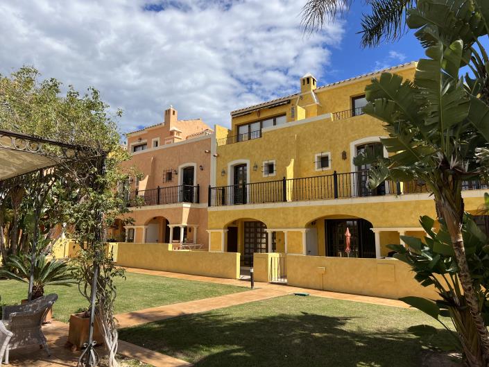 Image No.2-3 Bed Townhouse for sale