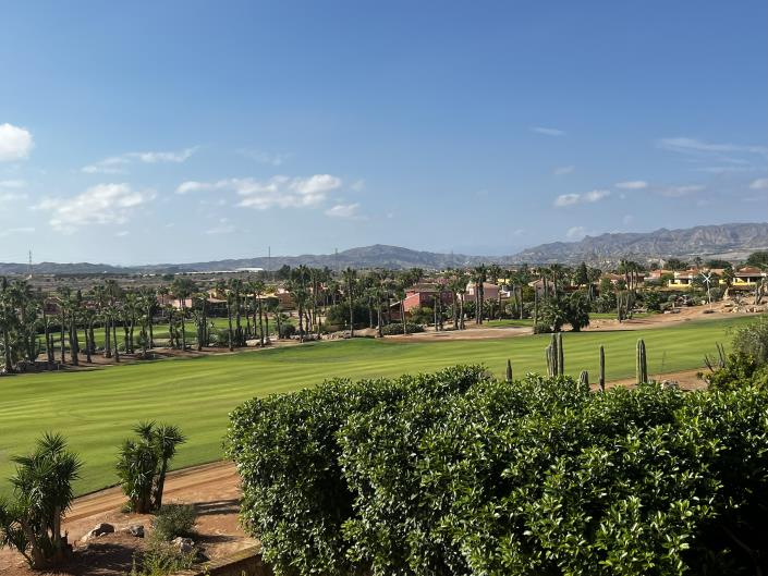 Image No.2-4 Bed Villa / Detached for sale