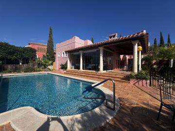 4 Bed Villa / Detached for sale
