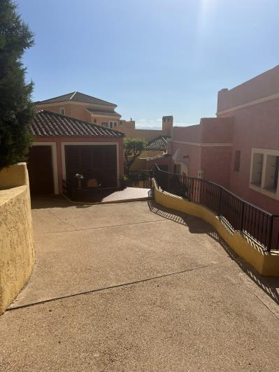 Image No.25-4 Bed Villa / Detached for sale