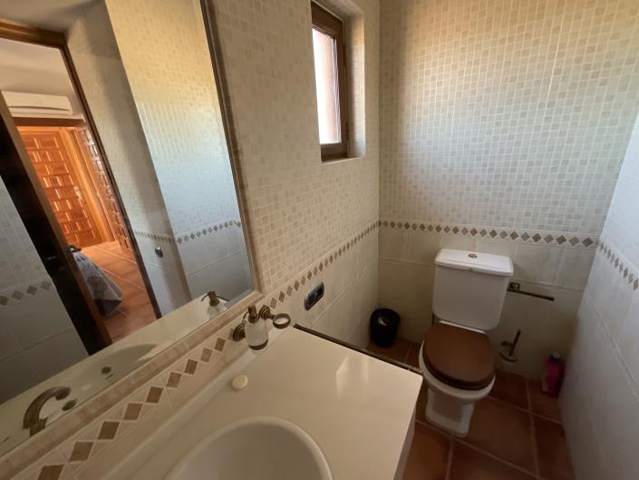 Image No.8-3 Bed Villa / Detached for sale