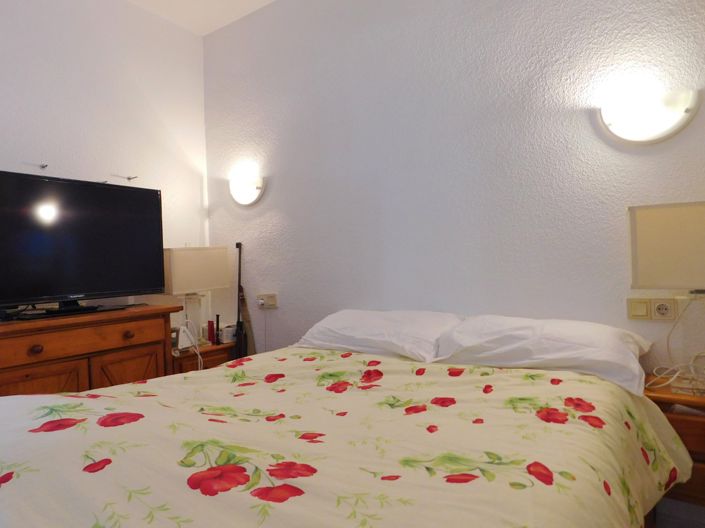 Image No.13-1 Bed Property for sale