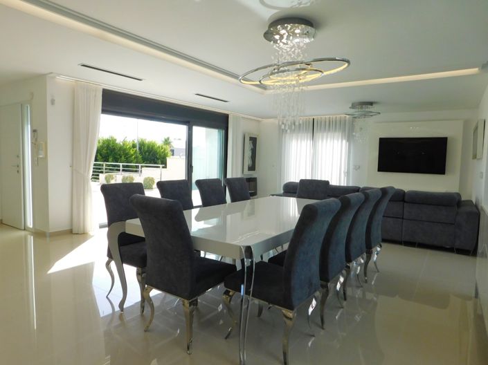 Image No.15-5 Bed Villa for sale