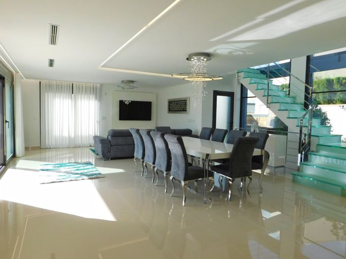 Image No.3-5 Bed Villa for sale