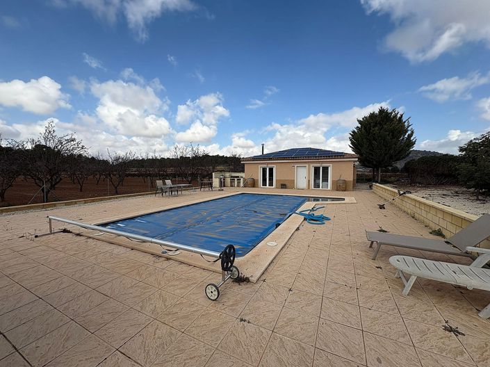 Image No.6-5 Bed Villa for sale