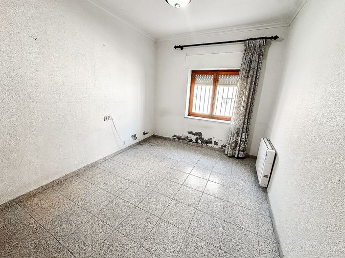 Image No.11-3 Bed Townhouse for sale